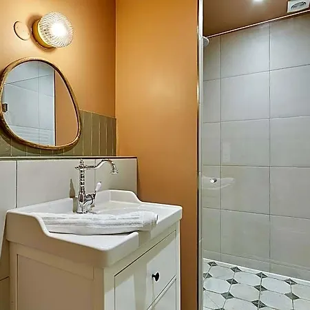Hotel Charming Duplex 1 Bedroom Center Of 3*
